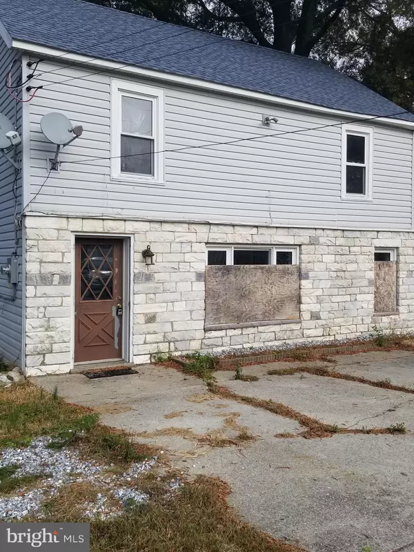 27 E LINE ST E, Penns Grove, NJ 08069