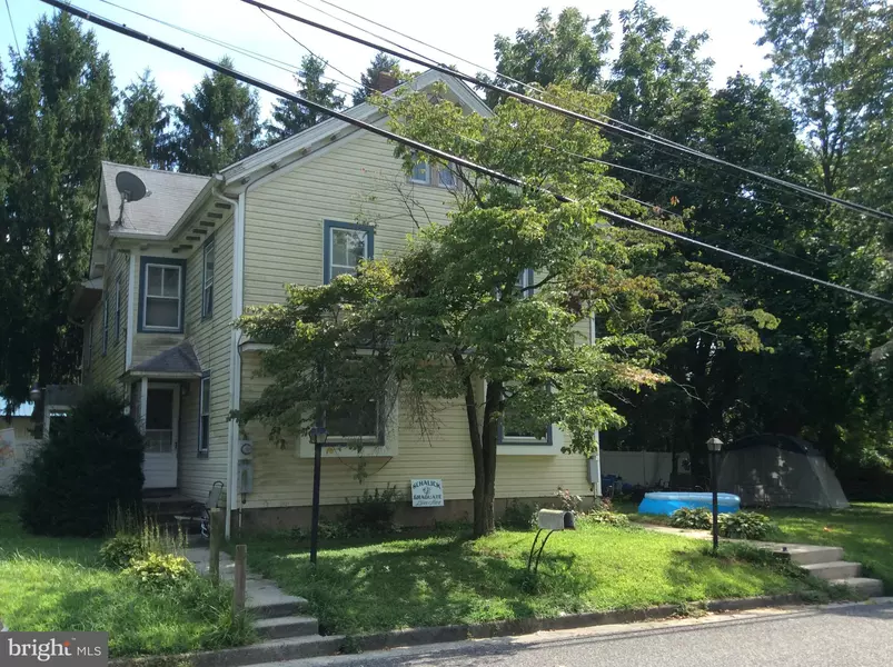 16 CENTER ST, Elmer, NJ 08318