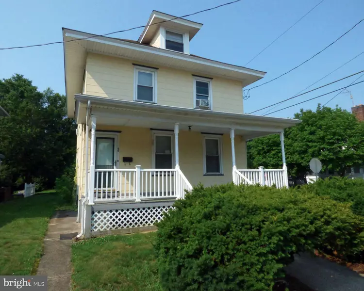 46 RAILROAD AVE, Penns Grove, NJ 08069