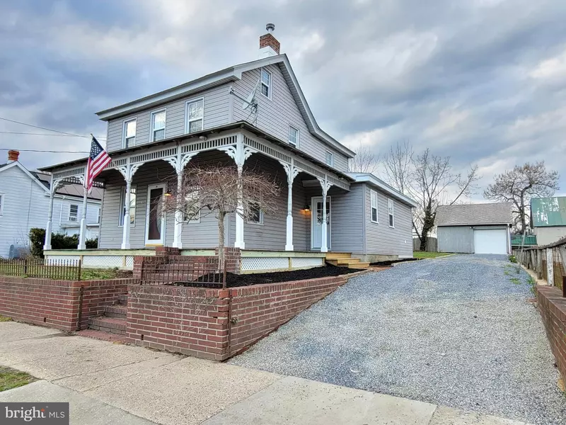 38 E MAIN ST, Alloway, NJ 08001