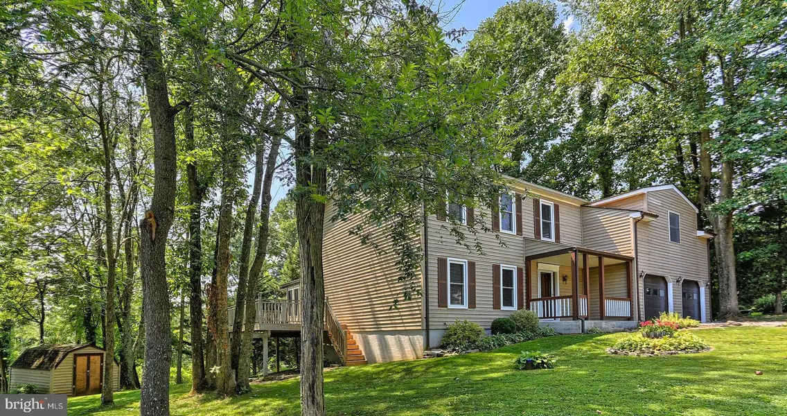 11 TREETOP TRL, Fairfield, PA 17320