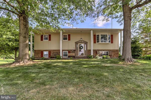 112 GROFT DR, New Oxford, PA 17350