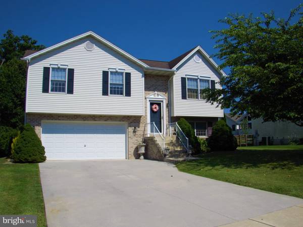 11 TRENTON CT, Littlestown, PA 17340