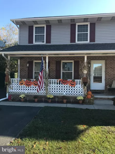 17 CRESCENT LN, Littlestown, PA 17340