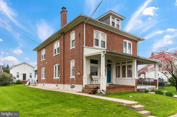 46 E WEIS ST E, Topton, PA 19562