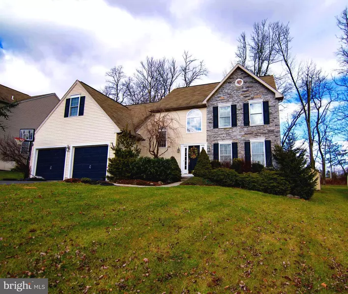 307 WOODBRIDGE LN, Douglassville, PA 19518