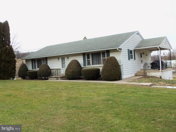 1022 CROSS KEYS RD, Leesport, PA 19533