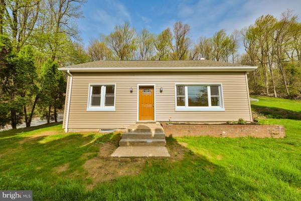 14 MOLL LN, Macungie, PA 18062