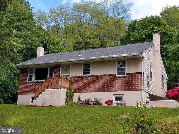 17 EHST RD, Bechtelsville, PA 19505