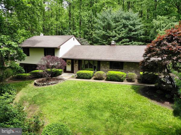 222 WITMER RD, Reinholds, PA 17569