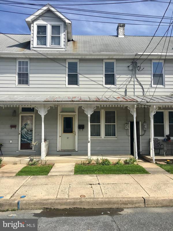 27 W SMITH ST, Topton, PA 19562