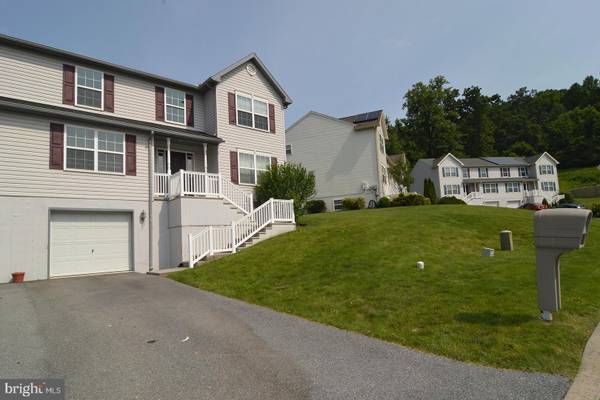 1014 LILY LN, Temple, PA 19560