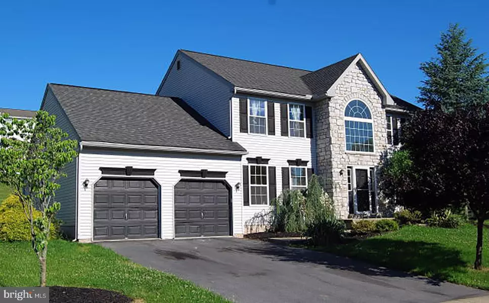 4994 OVERLOOK POINTE, Douglassville, PA 19518