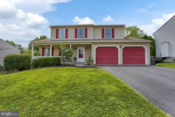 220 ASHFORD DR, Douglassville, PA 19518