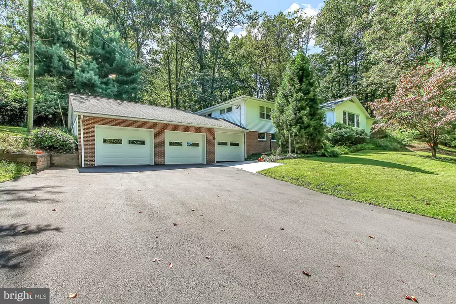 261 CANDY RD, Mohnton, PA 19540