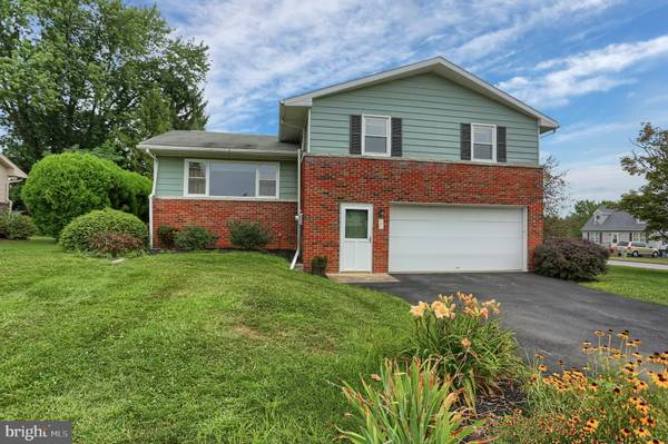 400 GOOD AVE, Womelsdorf, PA 19567