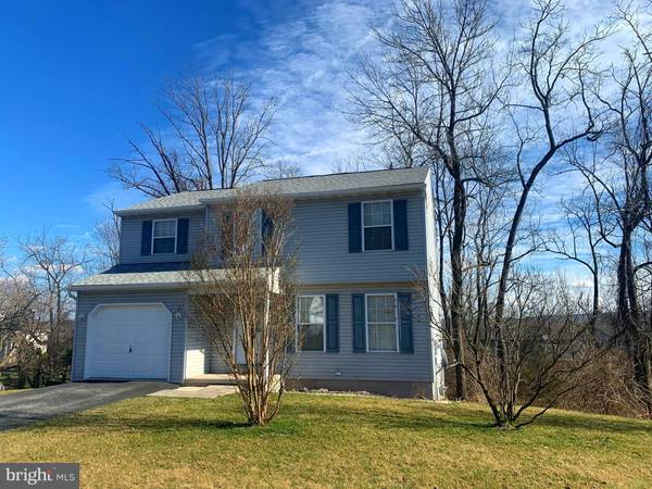 410 KINGSTON DR, Douglassville, PA 19518