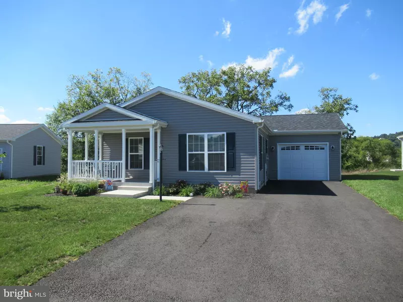 17 FINCH DR N, Bechtelsville, PA 19505