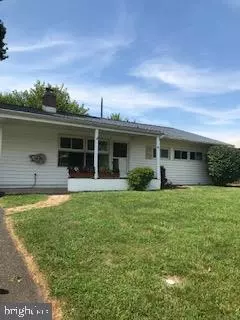 33 BASSWOOD RD, Levittown, PA 19057