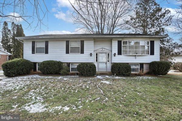 3350 MOUNTAIN AVE, Hellertown, PA 18055