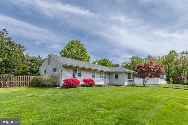 54 FAIRWAY DR, Yardley, PA 19067