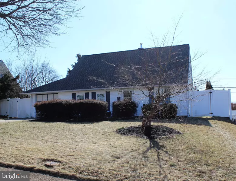 27 HEARTH RD, Levittown, PA 19056