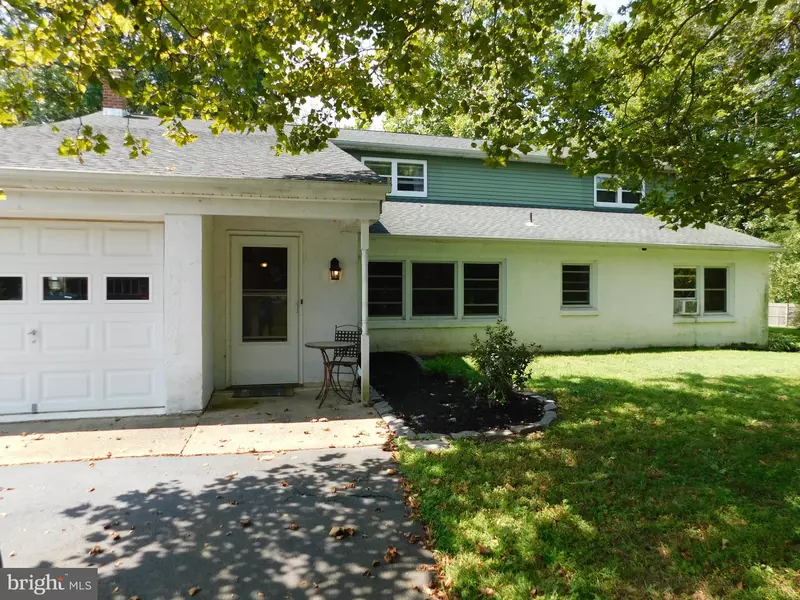 6092 N WORTHINGTON RD, Doylestown, PA 18902