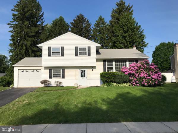 220 MIDWAY DR, Morrisville, PA 19067