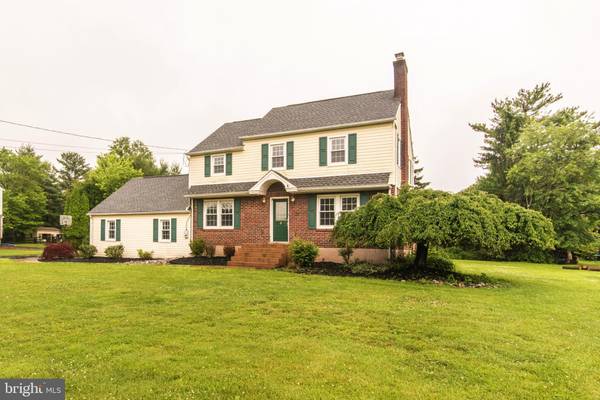 2542 PICKERTOWN RD, Warrington, PA 18976