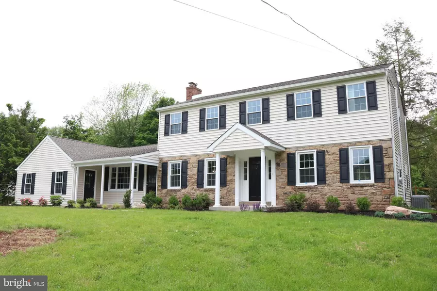 18 GLEN DR, Doylestown, PA 18901