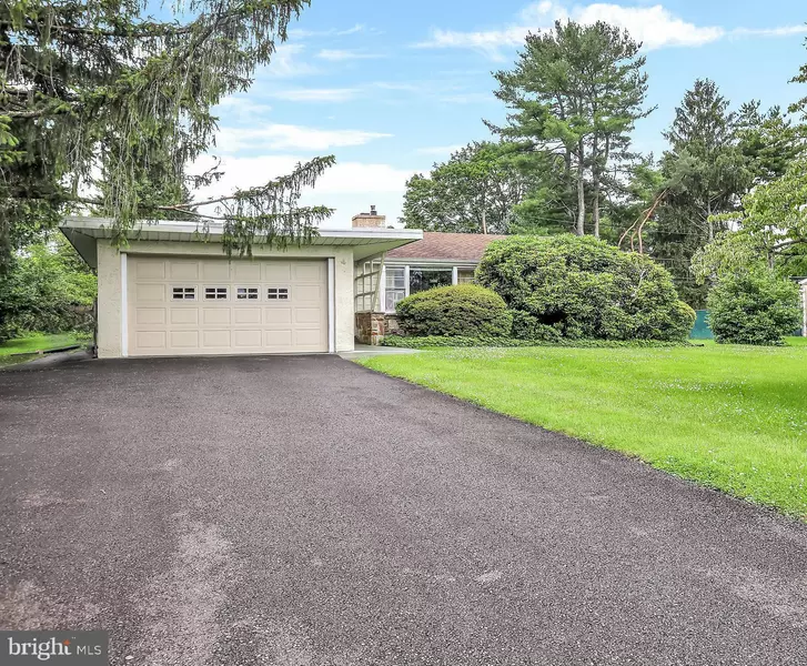 4 BROOK LN, Yardley, PA 19067