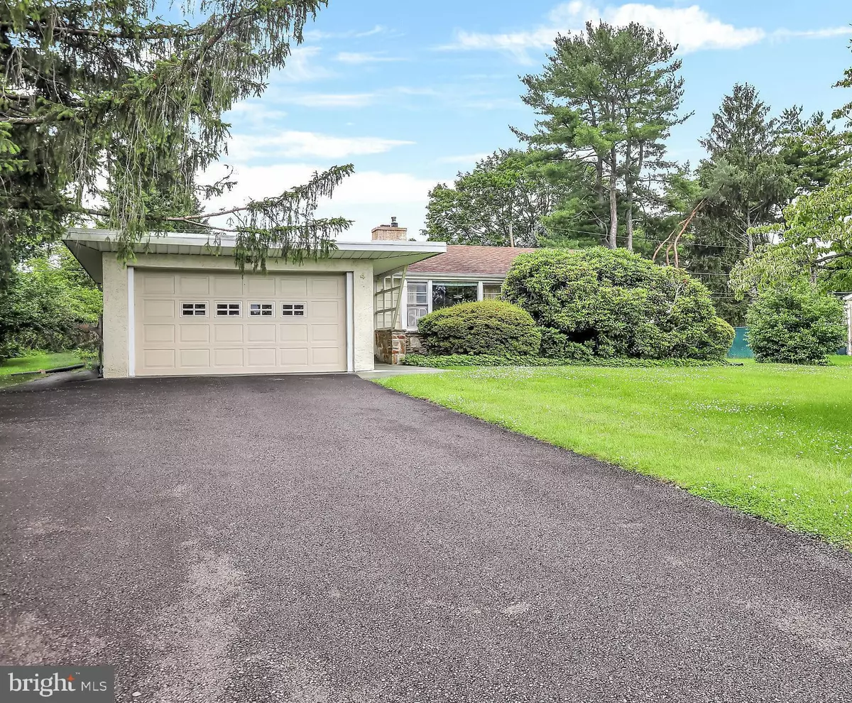 Yardley, PA 19067,4 BROOK LN