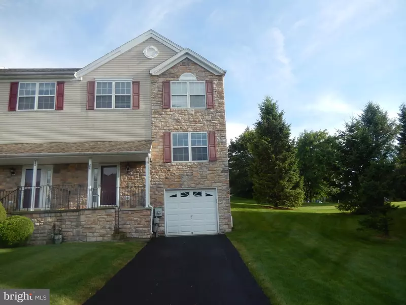 388 CEDAR WAXWING DR, Warrington, PA 18976