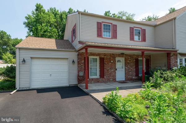 17 FLAME DR, Langhorne, PA 19047