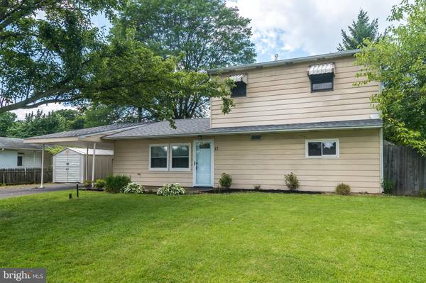 17 BORDER ROCK RD, Levittown, PA 19057