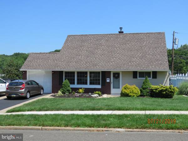 50 QUAIL RD, Levittown, PA 19057