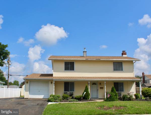 27 TWEED RD, Levittown, PA 19056