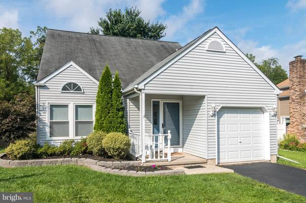 232 VILLAGE GREEN LN, Telford, PA 18969