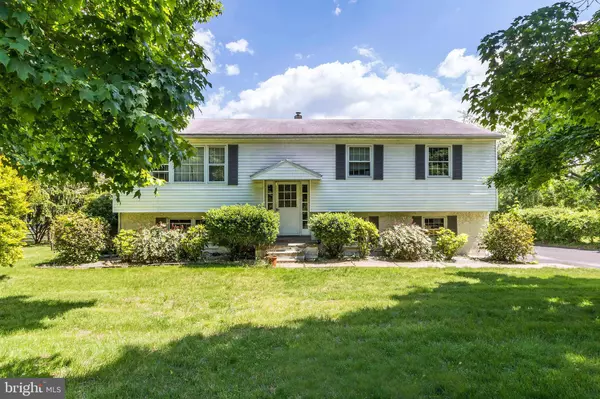 6124 HONEY HOLLOW RD, Doylestown, PA 18902