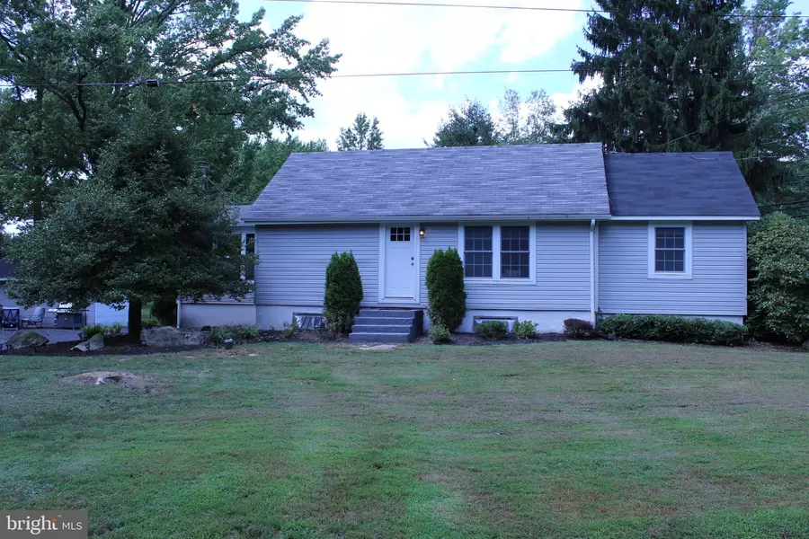 300 W FERRY RD, Yardley, PA 19067