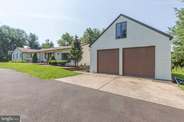 1105 EDGEWOOD RD, Yardley, PA 19067