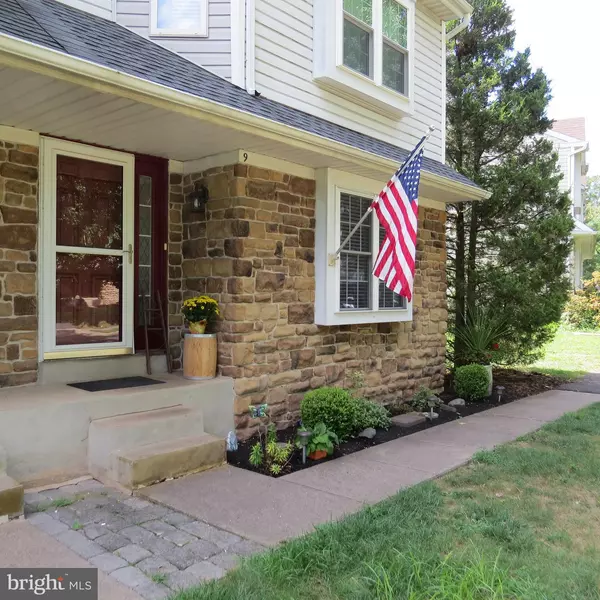 9 PEARL DR, Doylestown, PA 18901