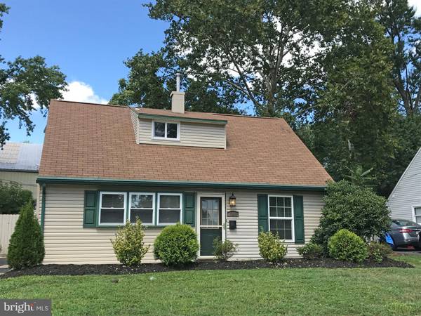 808 RENNARD LN, Morrisville, PA 19067