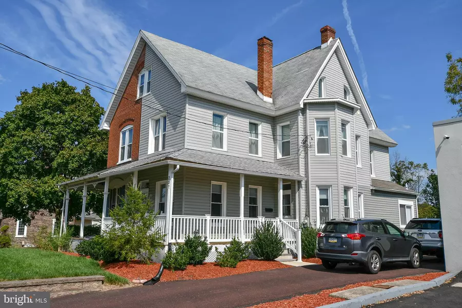 237 S MAIN ST, Sellersville, PA 18960