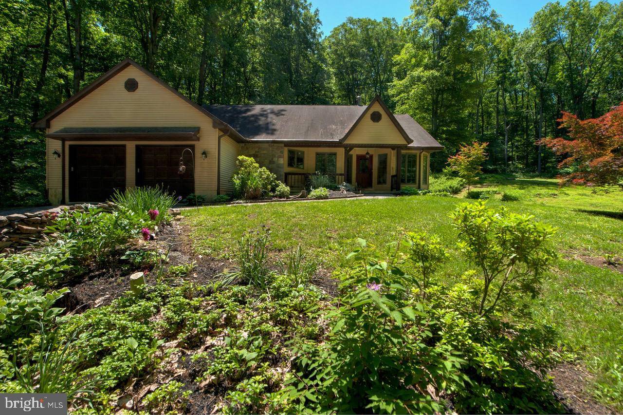 1263 EAGLE RD, Newtown, PA 18940