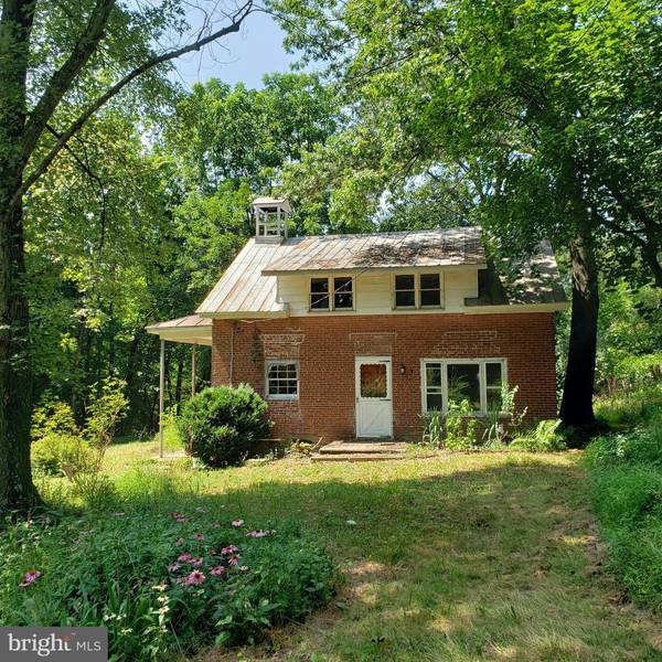 1610 LONGS GAP RD, Carlisle, PA 17013