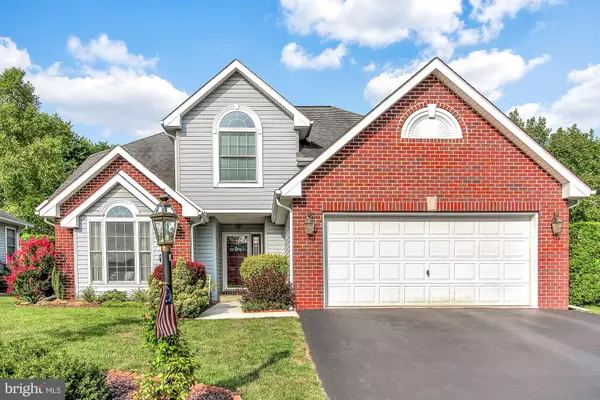 37 LONGWOOD DR, Mechanicsburg, PA 17050