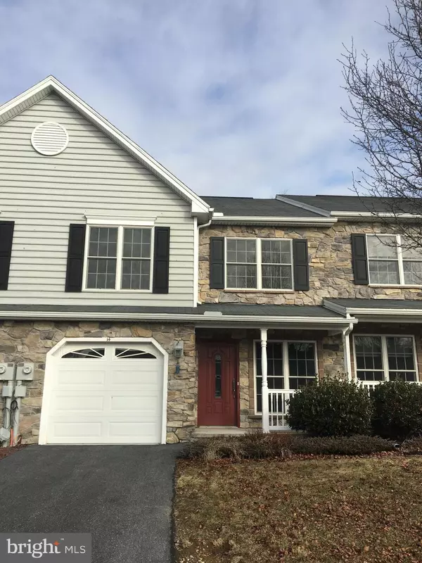 10 LENOX CT, Mechanicsburg, PA 17050