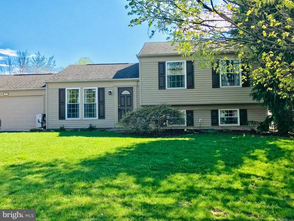 805 LANCELOT AVE, Mechanicsburg, PA 17055