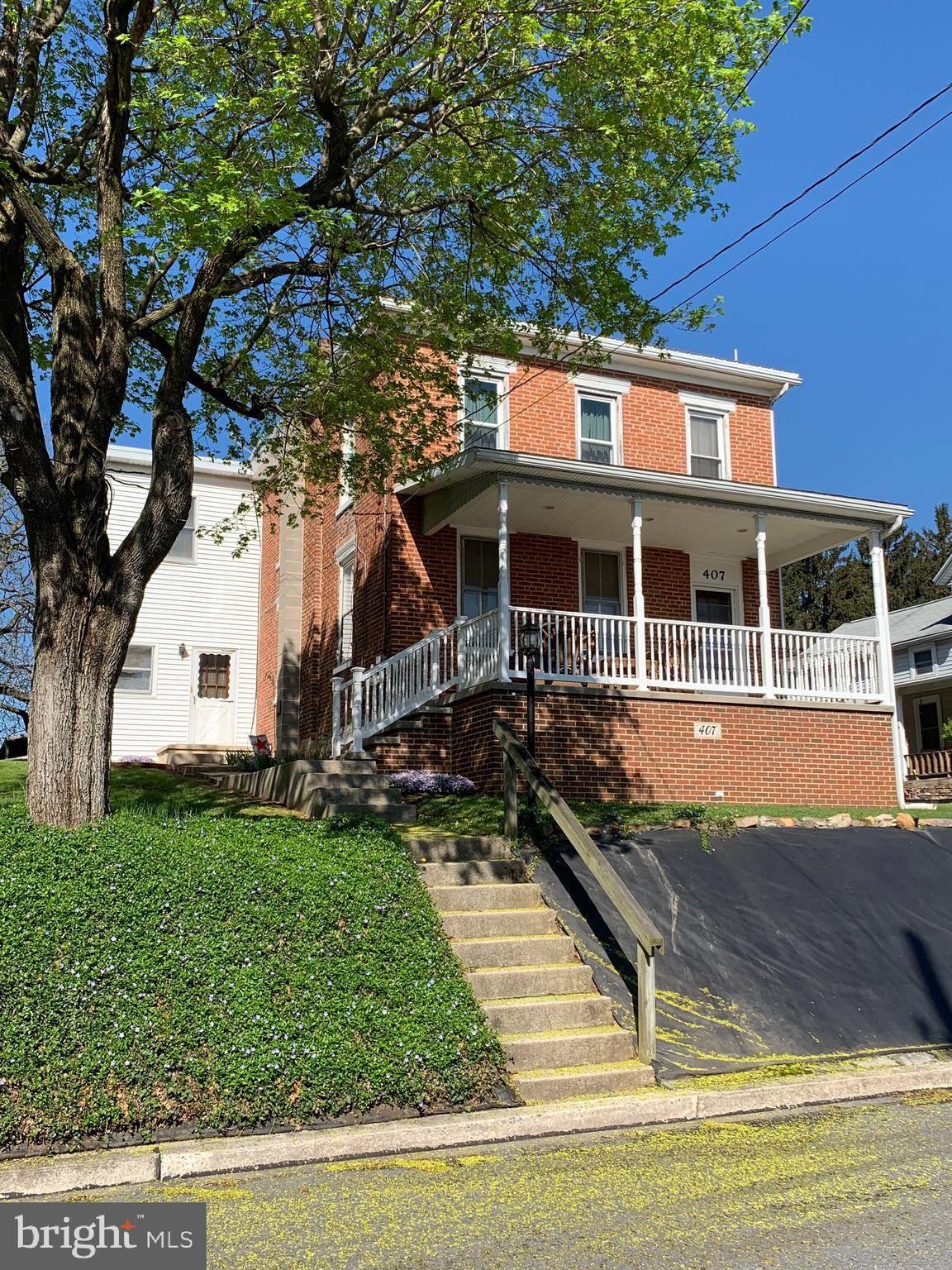 407 N WALNUT ST, Mount Holly Springs, PA 17065